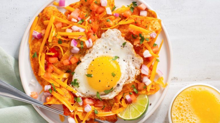 Chilaquiles (breakfast nachos