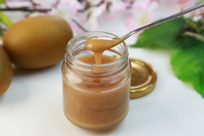 The use of manuka honey for skin