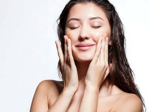 Five tips to prevent oily skin