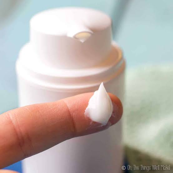 Benefits of a water-based moisturizer for oily skin