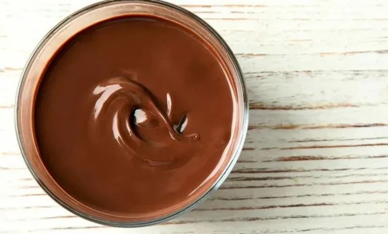 صوص-الشوكولاتة-لتغطية-الكيك-والتورتات-780x470