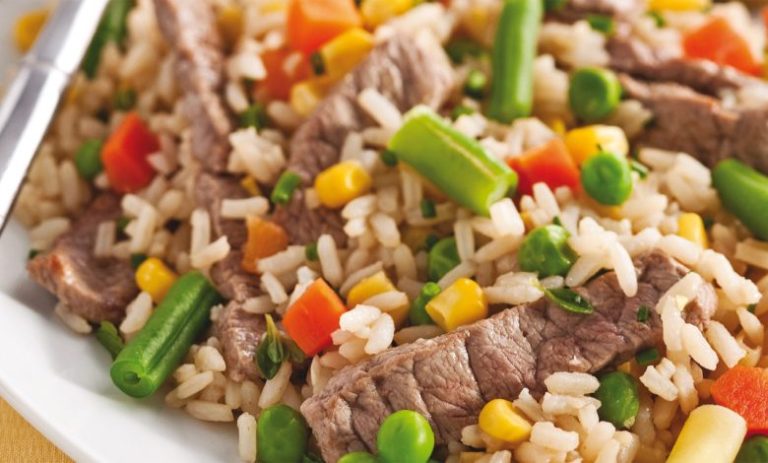 طريقة-عمل-الأرز-بالجزر-والقرفة-مع-اللحم-780x470