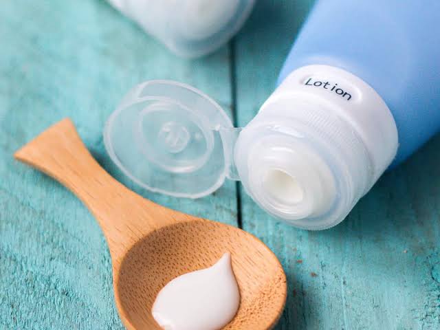 Make a moisturizing and softening lotion at home