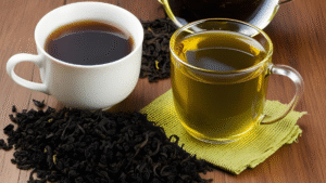 In the vast universe of infusions, black tea and green tea stand out as true titans. Both come from the same ancient plant, Camellia sinensis, but their production process transforms...